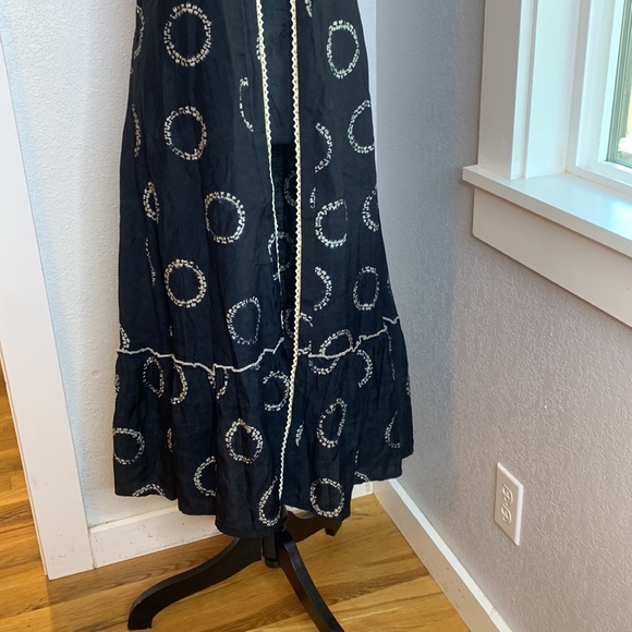 Anora black embroidered sleeveless long duster lightweight open front - Picture 5 of 7